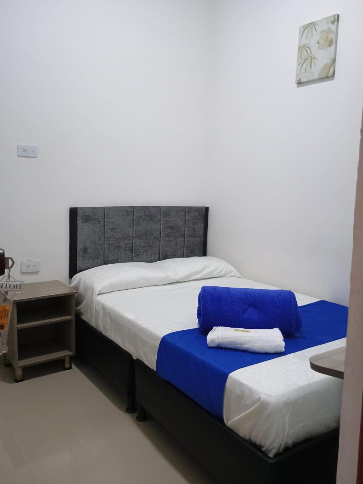 Hotel Cafe Estrella Armenia  Zewnętrze zdjęcie